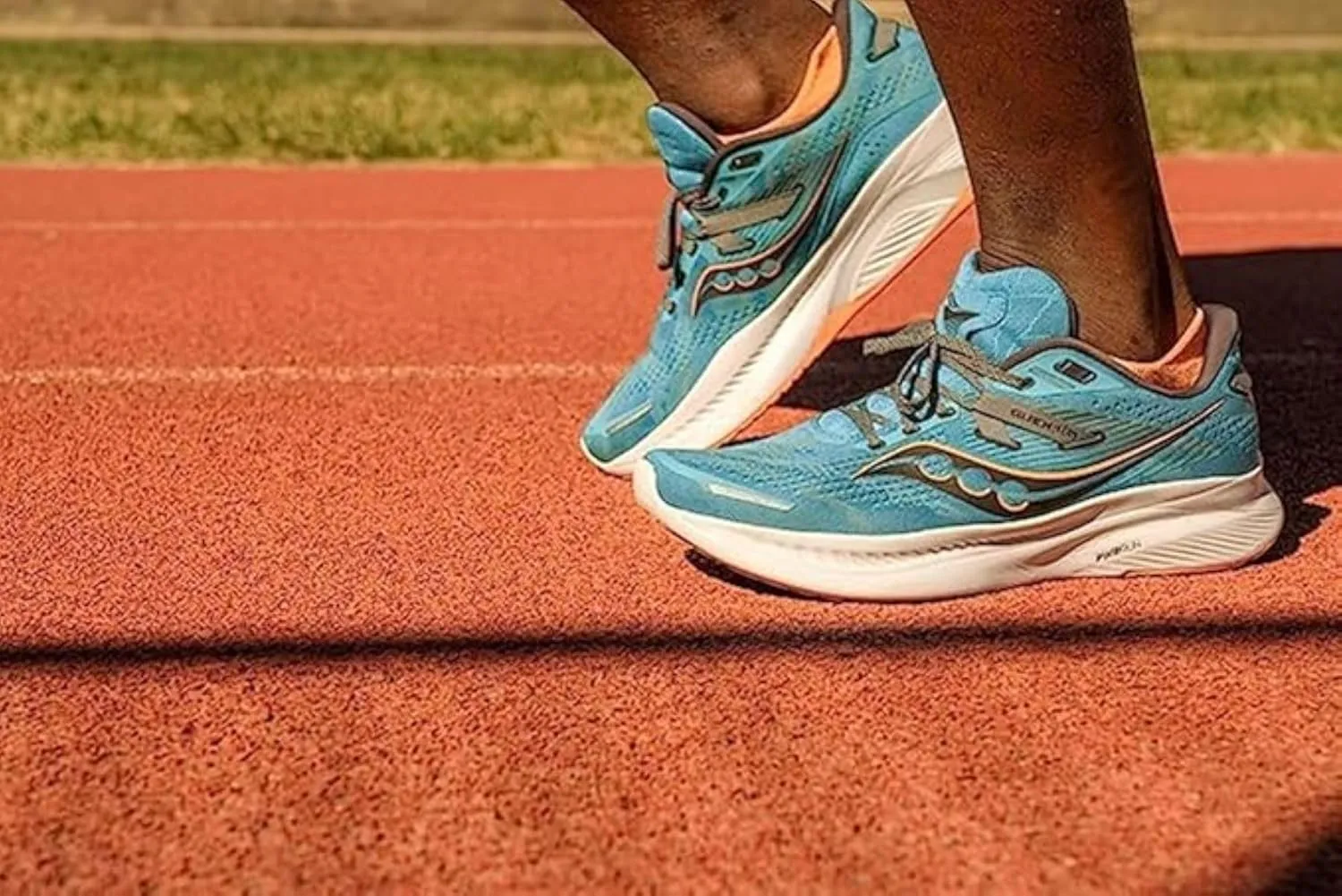 Saucony Men's Rundry Mesh Ventilating Comfort Fit Performance Tab Socks Available in M-XL (6, 12 Pairs)